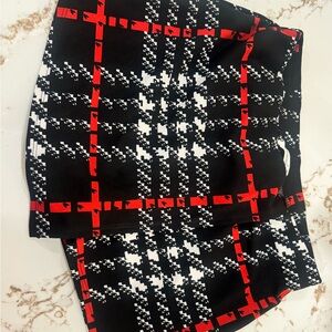 Timing Black and White Patterned skort